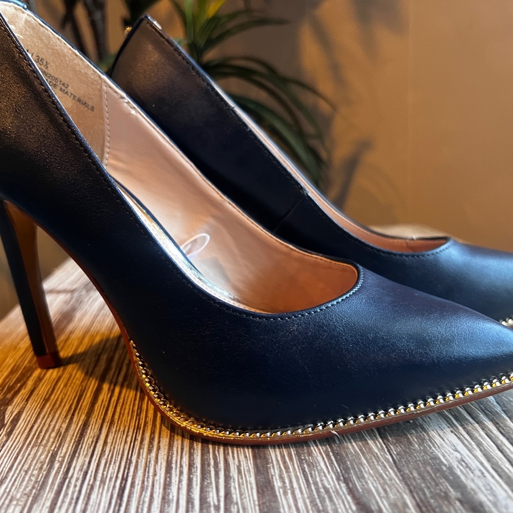 Gorgeous BCBG heels. Worn once to a formal event.